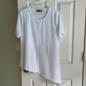 Chico's White Textured Asymmetrical Blouse (Easywear by Chicos)